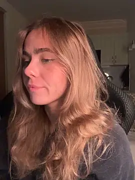 SkyBriii online show from September 22, 2025, 6:10 pm