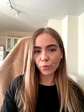 SkyBriii online show from September 25, 2025, 12:20 pm