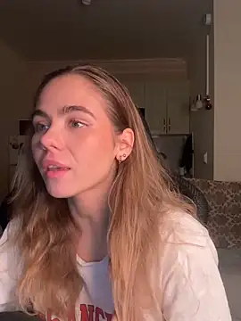 SkyBriii online show from November 9, 2025, 9:35 pm