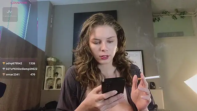 AyreenMoore online show from April 9, 2026, 2:33 pm