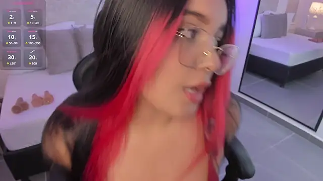 victoria18x online show from November 12, 2025, 7:46 pm