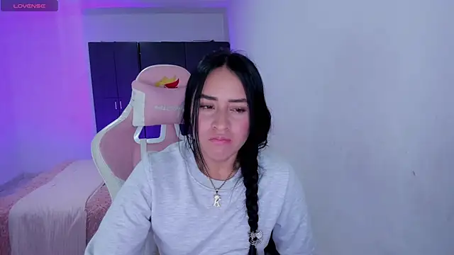 Snapshot of Tinylottie chatting on May 15, 2026, 11:23 pm Tinylottie online show from May 15, 2026, 11:23 pm