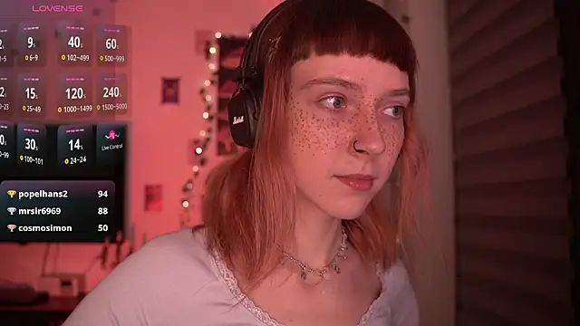 juliapie online show from December 11, 2024, 4:28 am