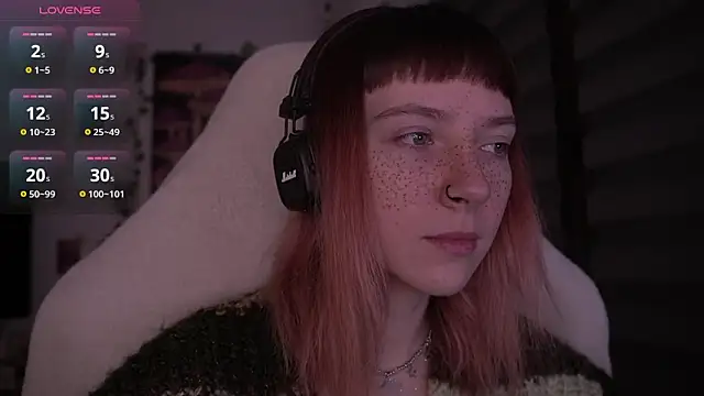 juliapie online show from February 17, 2025, 4:53 am