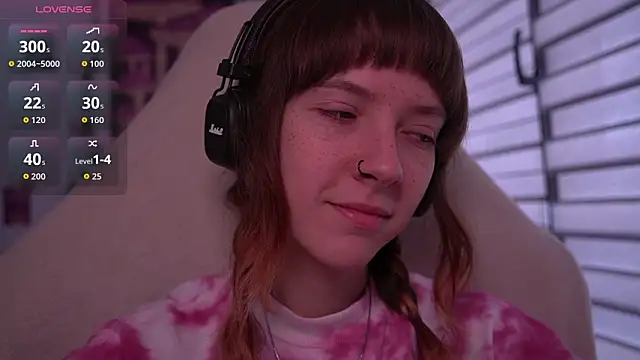 juliapie online show from September 12, 2025, 6:13 am