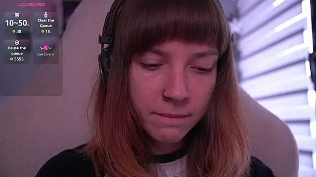 juliapie online show from October 3, 2025, 7:38 am