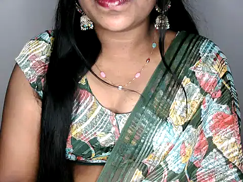 Snapshot of shila20 chatting on October 28, 2025, 8:33 pm shila20 online show from October 28, 2025, 8:33 pm