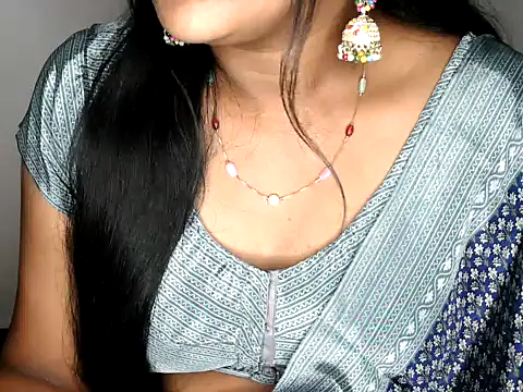 Snapshot of shila20 chatting on October 29, 2025, 1:46 pm shila20 online show from October 29, 2025, 1:46 pm