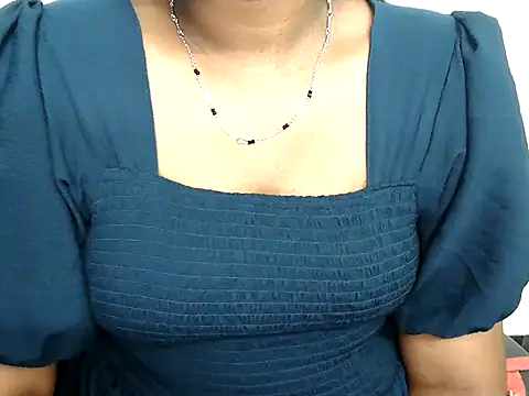 Snapshot of shila20 chatting on November 3, 2025, 11:37 pm shila20 online show from November 3, 2025, 11:37 pm