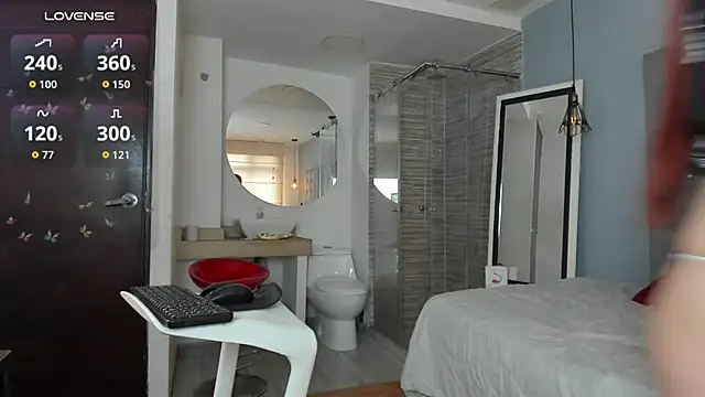 Brenda Storm online show from December 17, 2025, 7:53 pm