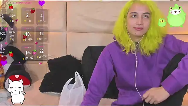 -kisa  online show from November 4, 2025, 2:32 am