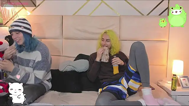 -kisa  online show from November 12, 2025, 2:12 am