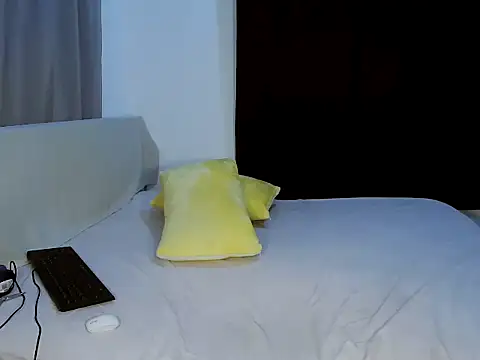 Sugarr   online show from September 13, 2025, 3:23 pm