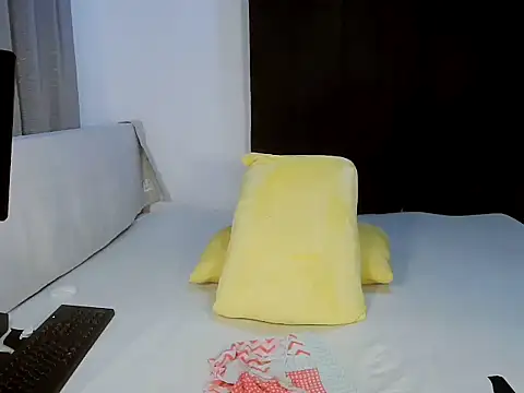 Sugarr   online show from October 28, 2025, 3:25 pm