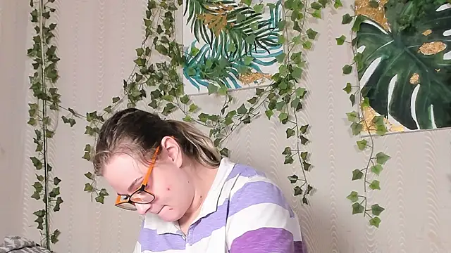 Seductive She Wolf online show from November 6, 2025, 3:46 pm