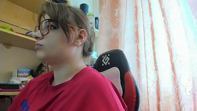 Seductive She Wolf online show from April 14, 2026, 1:28 pm