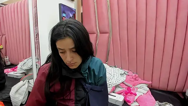 Sarah Hornny online show from February 5, 2026, 3:33 am