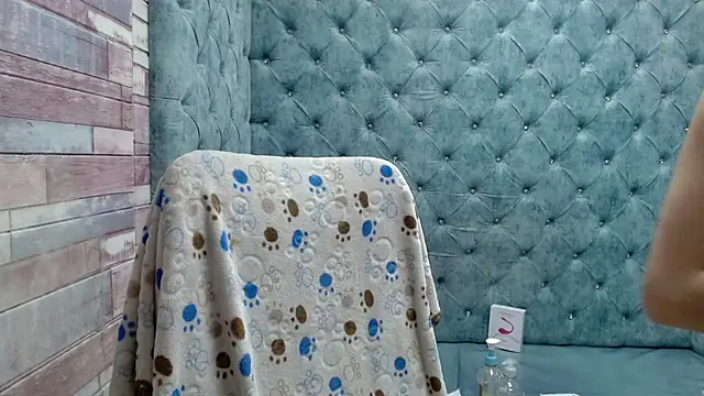 Samantha Smiith online show from October 23, 2025, 4:01 am