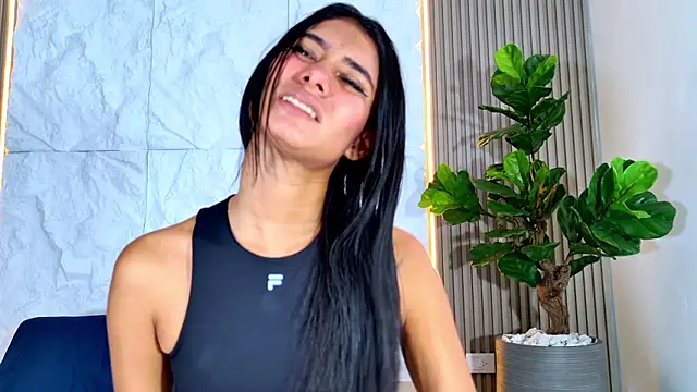 LaurenRodriiguez online show from January 8, 2026, 1:02 pm