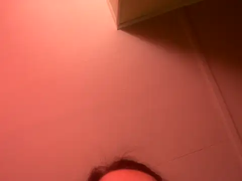 Snapshot of KatieBARBiE98 chatting on October 22, 2025, 1:06 am KatieBARBiE98 online show from October 22, 2025, 1:06 am