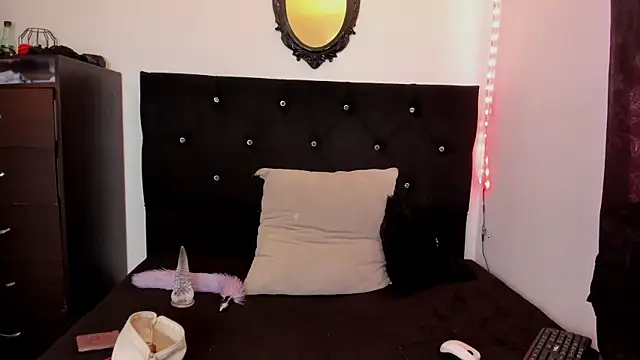 Taylorbdsm online show from January 27, 2025, 7:56 pm