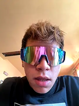 calleaaaa online show from November 10, 2025, 10:03 am