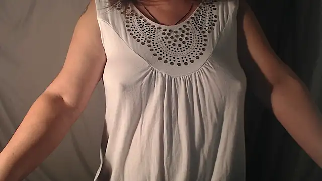 1BECHA1 online show from September 29, 2025, 6:24 pm