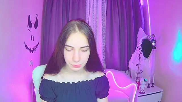 NikaStark  online show from October 31, 2025, 7:37 pm