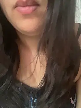 yassminsexy22 online show from October 26, 2025, 12:00 pm