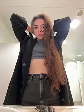 pantyless online show from September 22, 2025, 10:12 pm