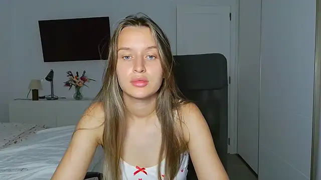 Snapshot of Submissive_love chatting on October 19, 2025, 6:08 pm Submissive love online show from October 19, 2025, 6:08 pm