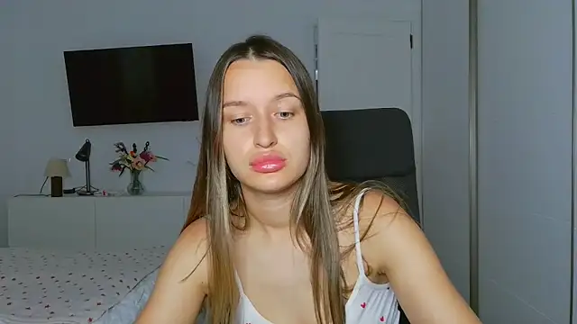 Snapshot of Submissive_love chatting on October 21, 2025, 3:57 pm Submissive love online show from October 21, 2025, 3:57 pm