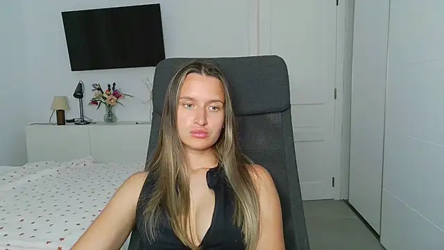 Snapshot of Submissive_love chatting on October 28, 2025, 10:45 pm Submissive love online show from October 28, 2025, 10:45 pm