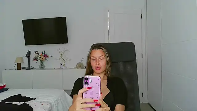 Snapshot of Submissive_love chatting on October 29, 2025, 4:20 pm Submissive love online show from October 29, 2025, 4:20 pm