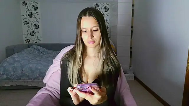 Snapshot of Submissive_love chatting on November 14, 2025, 6:28 pm Submissive love online show from November 14, 2025, 6:28 pm