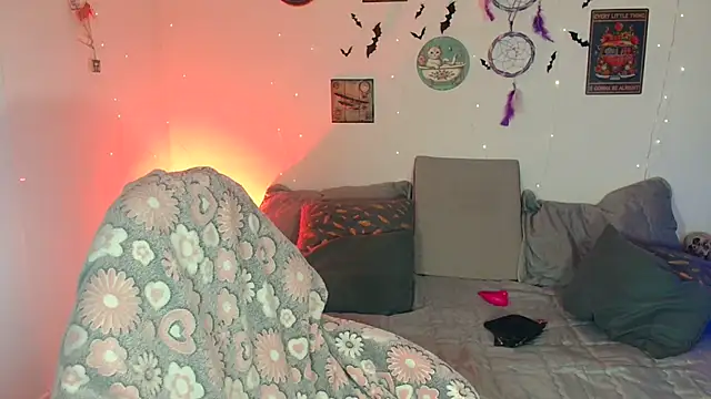 catalinamommyx online show from November 4, 2025, 1:05 am