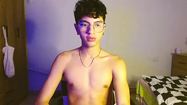 Snapshot of Angelligth chatting on October 15, 2025, 4:12 am Angelligth online show from October 15, 2025, 4:12 am