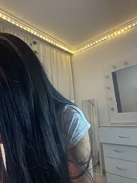 lina pink online show from March 6, 2026, 12:18 am