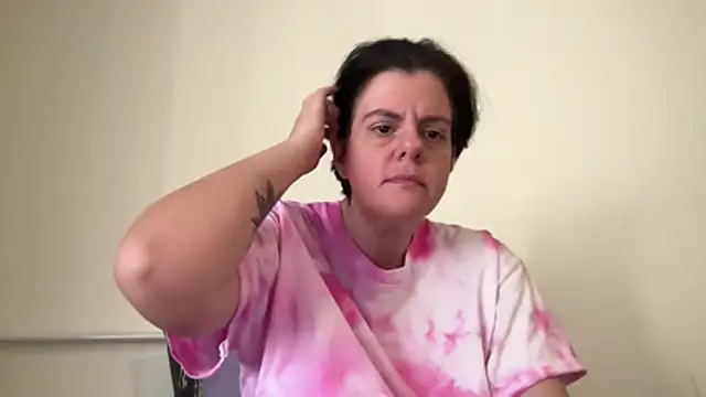 Jess4you0818 online show from April 26, 2026, 1:42 pm