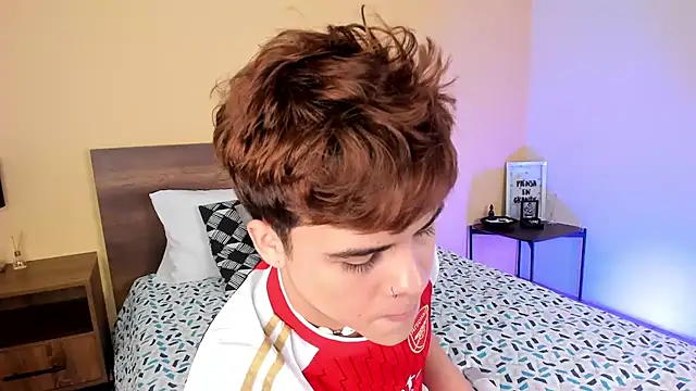 Snapshot of justinbiler chatting on December 19, 2024, 4:13 am justinbiler online show from December 19, 2024, 4:13 am