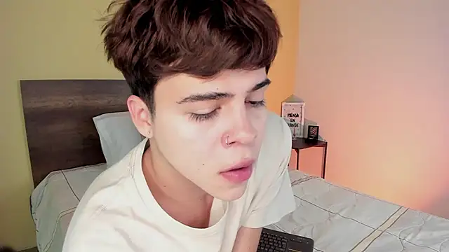 Snapshot of justinbiler chatting on February 1, 2025, 12:37 pm justinbiler online show from February 1, 2025, 12:37 pm