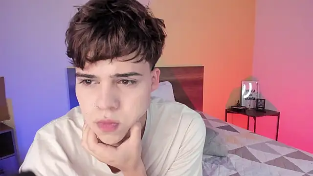 Snapshot of justinbiler chatting on February 4, 2025, 12:11 pm justinbiler online show from February 4, 2025, 12:11 pm