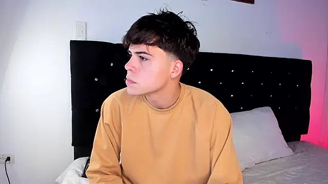 Snapshot of justinbiler chatting on February 5, 2025, 12:27 pm justinbiler online show from February 5, 2025, 12:27 pm