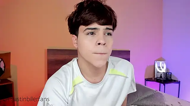 Snapshot of justinbiler chatting on February 19, 2025, 12:44 pm justinbiler online show from February 19, 2025, 12:44 pm