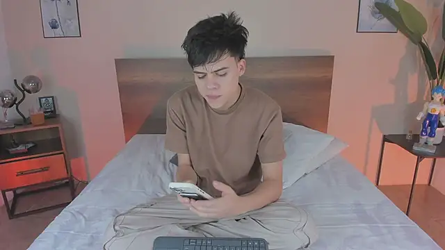 Snapshot of justinbiler chatting on September 13, 2025, 12:27 pm justinbiler online show from September 13, 2025, 12:27 pm