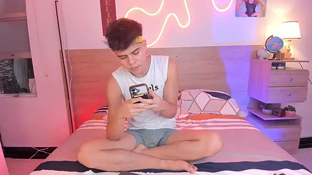 Snapshot of justinbiler chatting on October 21, 2025, 1:45 pm justinbiler online show from October 21, 2025, 1:45 pm