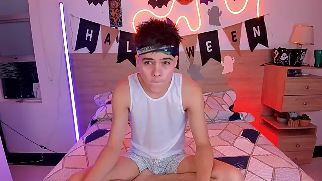 Snapshot of justinbiler chatting on October 26, 2025, 2:12 pm justinbiler online show from October 26, 2025, 2:12 pm