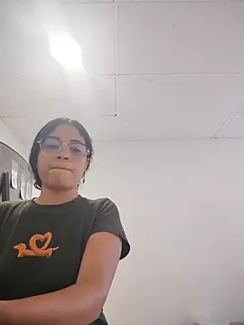 DAFNNEE ROSS online show from October 29, 2025, 2:30 pm