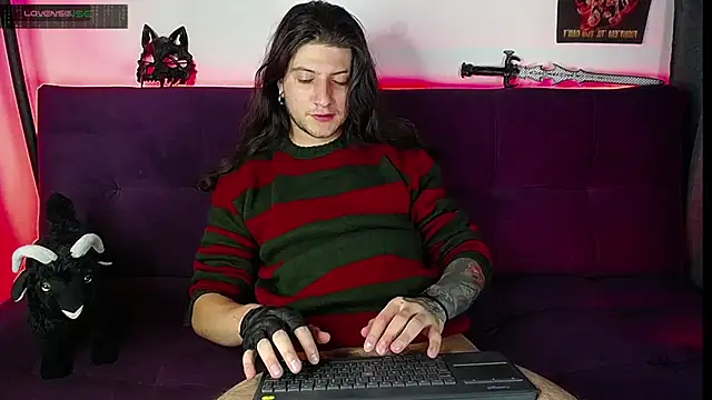 Snapshot of blckwolf_6 chatting on January 23, 2025, 8:57 am blckwolf 6 online show from January 23, 2025, 8:57 am