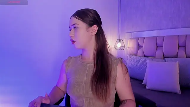 Snapshot of Roxie-Summers11 chatting on February 21, 2025, 7:32 pm Roxie-Summers11 online show from February 21, 2025, 7:32 pm